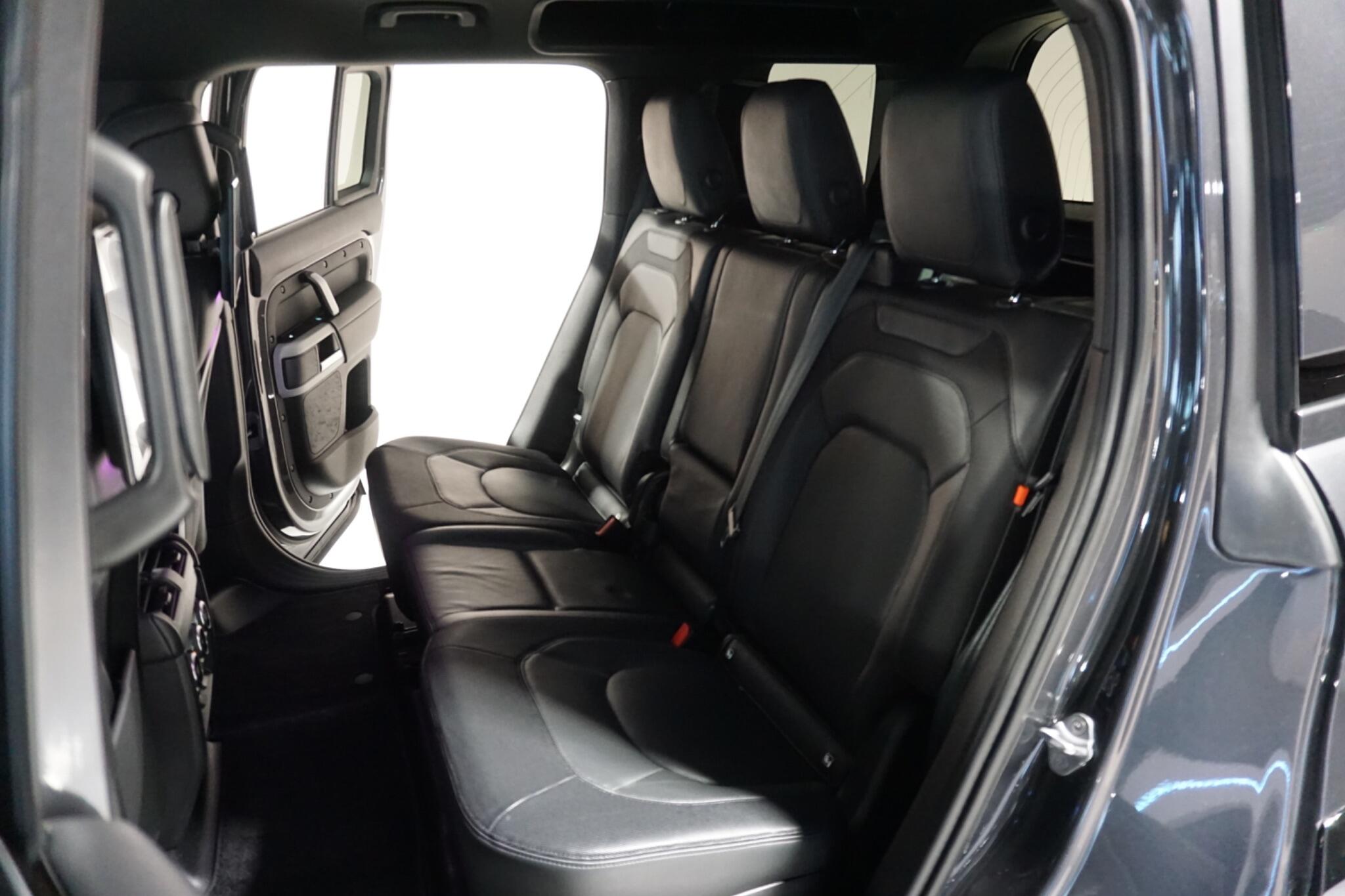 Land Rover Defender 110 3.0 D300 MHEV X-Dynamic HSE SUV 5dr Diesel Auto 4WD Euro 6 (s/s) (300 ps)